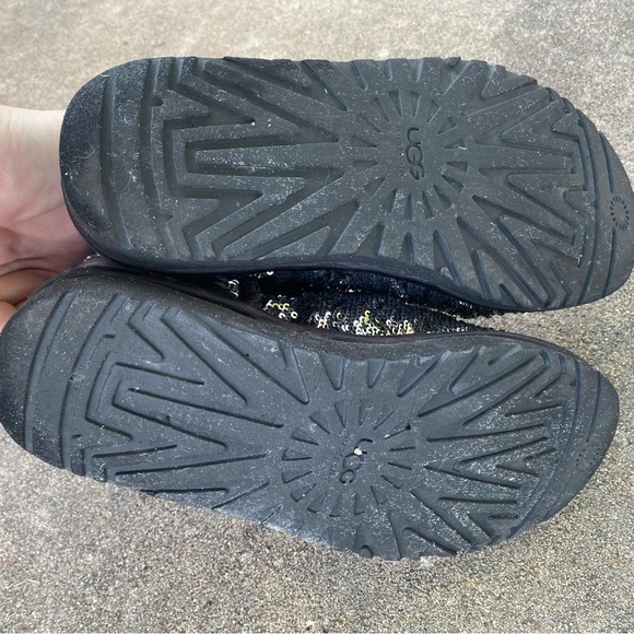 UGG | Australia Black & Silver Sequin Boots 7 - Picture 9 of 9